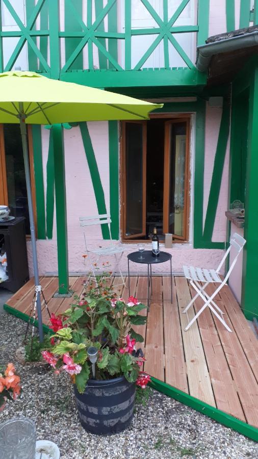 Le Jardin Des Merveilles Saint-Pierre-d'Autils Ngoại thất bức ảnh